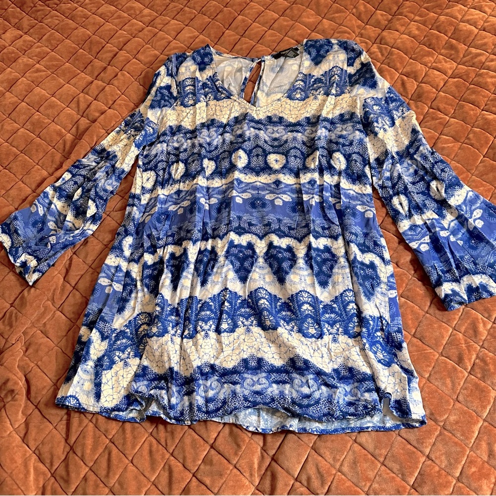 Blue and white patterned long sleeve dress